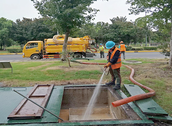 昂昂溪化油池清理